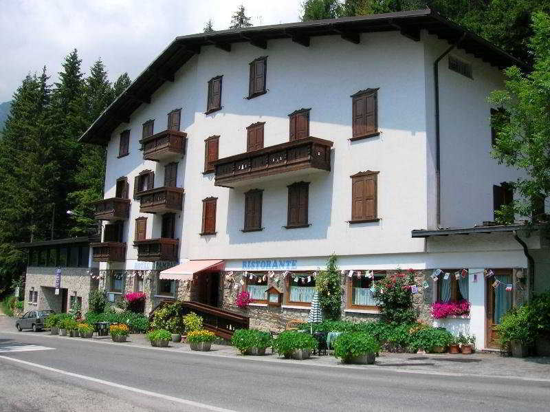 Hotel Spampatti Кастьоне-делла-Презолана Экстерьер фото